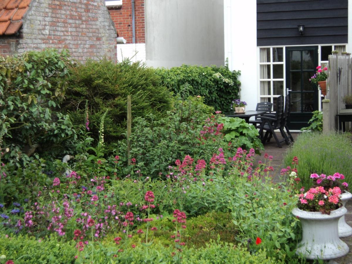 Holiday home Duinstraat 10 *